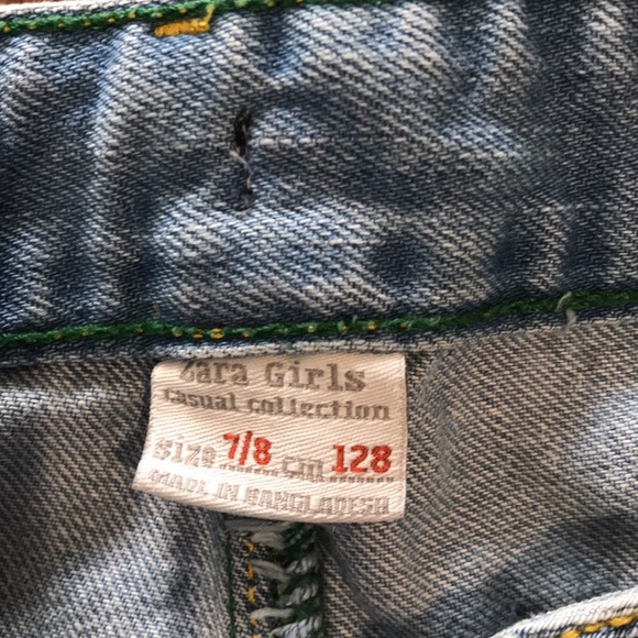 There are 3 items the price only for 2 jeans denim the short pants will free - Picture 2 of 7